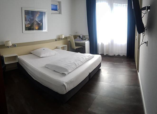 Hotel Zweilinden Meckenheim Bonn Bagian luar foto