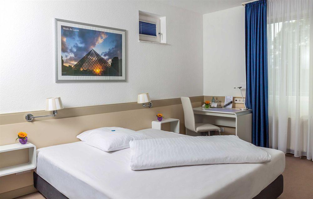 Hotel Zweilinden Meckenheim Bonn Bagian luar foto